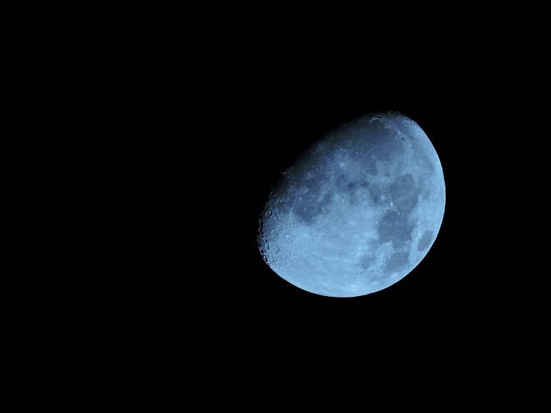 niebieski księżyc blue moon