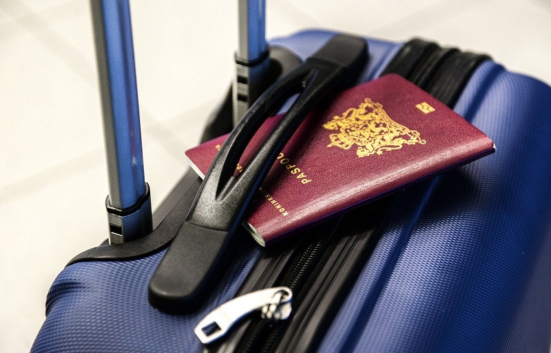 paszport bagaż walizka