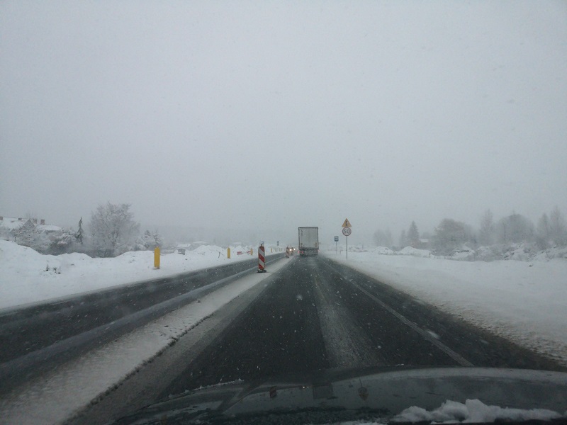 śnieżyca śnieg warunki na drogach