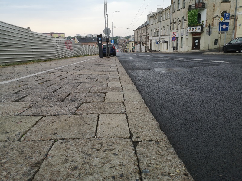chodnik na ulicy lubartowskiej lublin