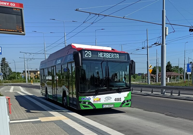 Autobus elektryczny Solaris na pętli Choiny