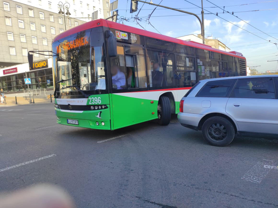 Kierowca autobusu linii nr 14 jechał pod prąd Al. Piłsudskiego