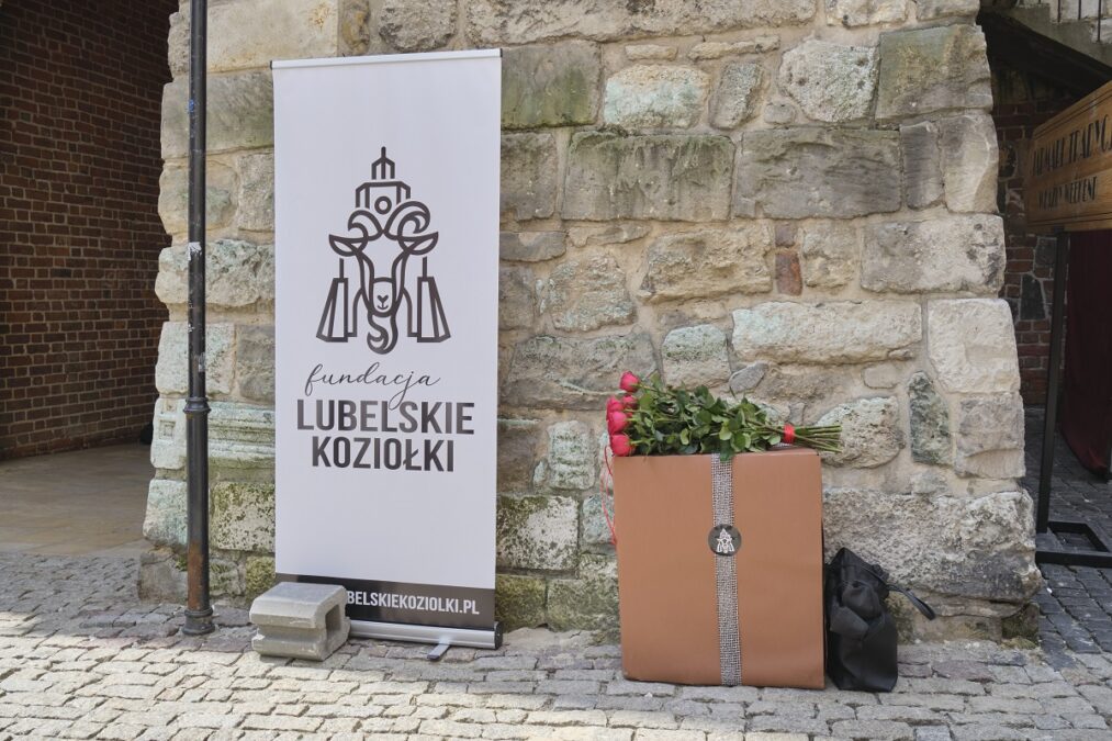 Koziołek Kazik przy Bramie Krakowskiej