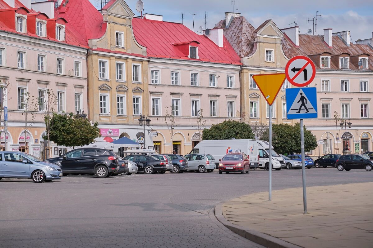 Parkowanie na Placu Zamkowym w Lublinie