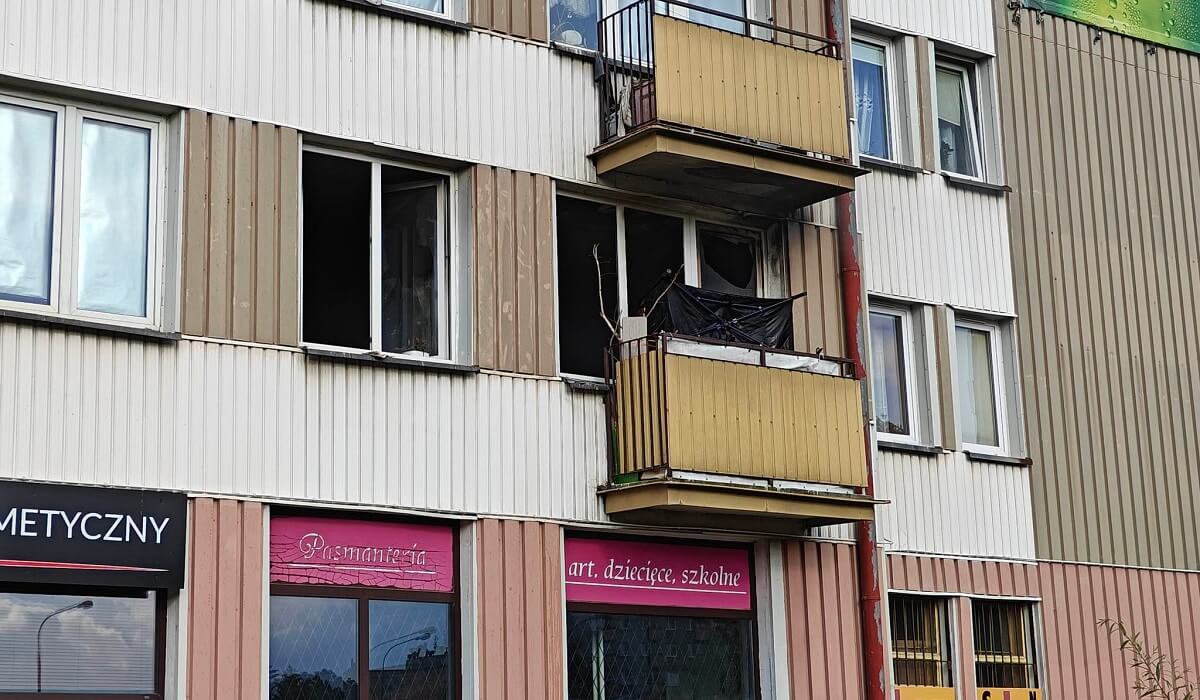 Pożar mieszkania w bloku przy ul. Łabędziej