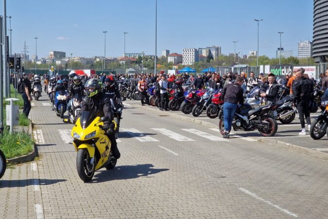 Zlot motocyklowy na parkingu Arena Lublin