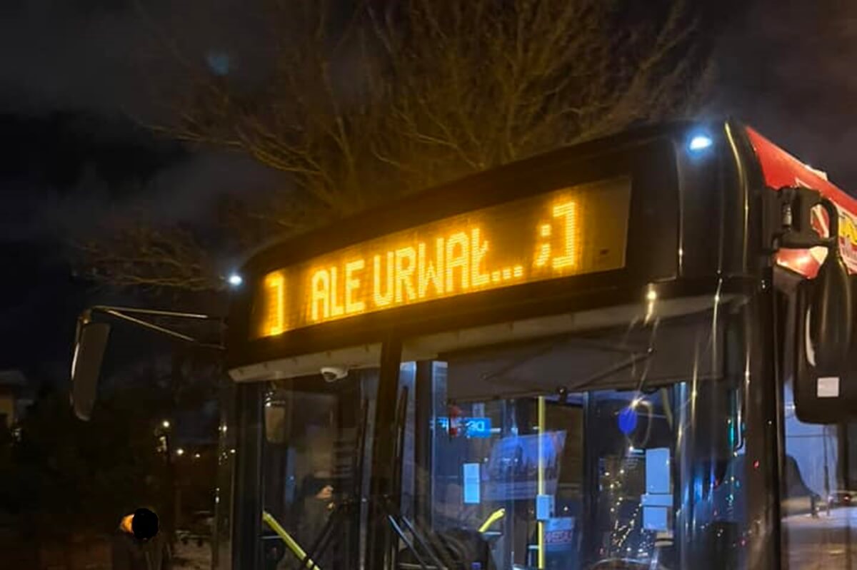 Napis „ale urwał” na wyświetlaczu autobus MPK Lublin