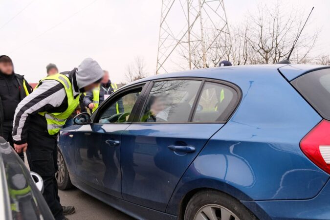 Młody kierowca BMW wjechał w rolników na blokadzie na ul. Żeglarskiej w Lublinie