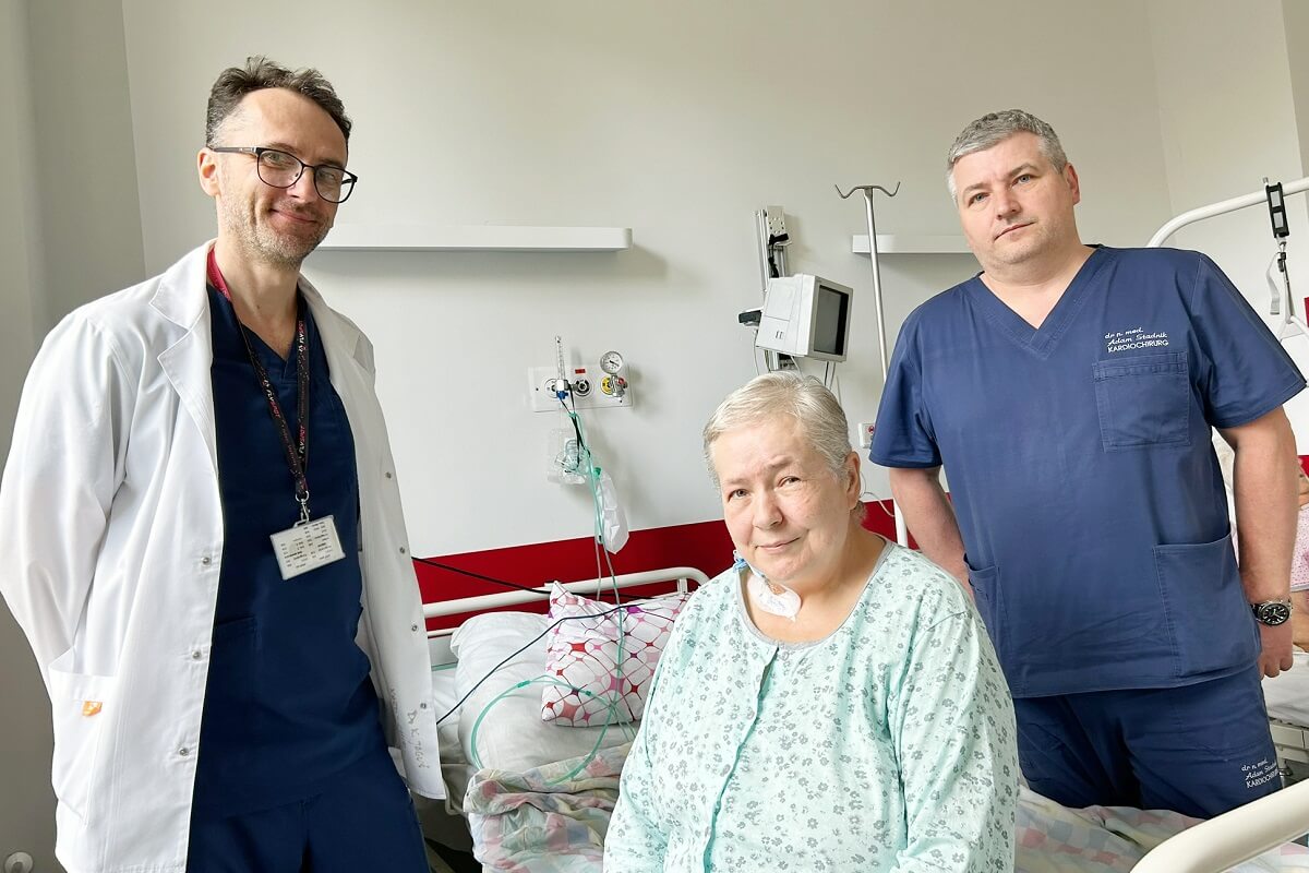Lubelski szpital przeprowadził pierwszą operację naprawy dwóch zastawek serca z minitorakotomii na bijącym sercu w województwie lubelskim