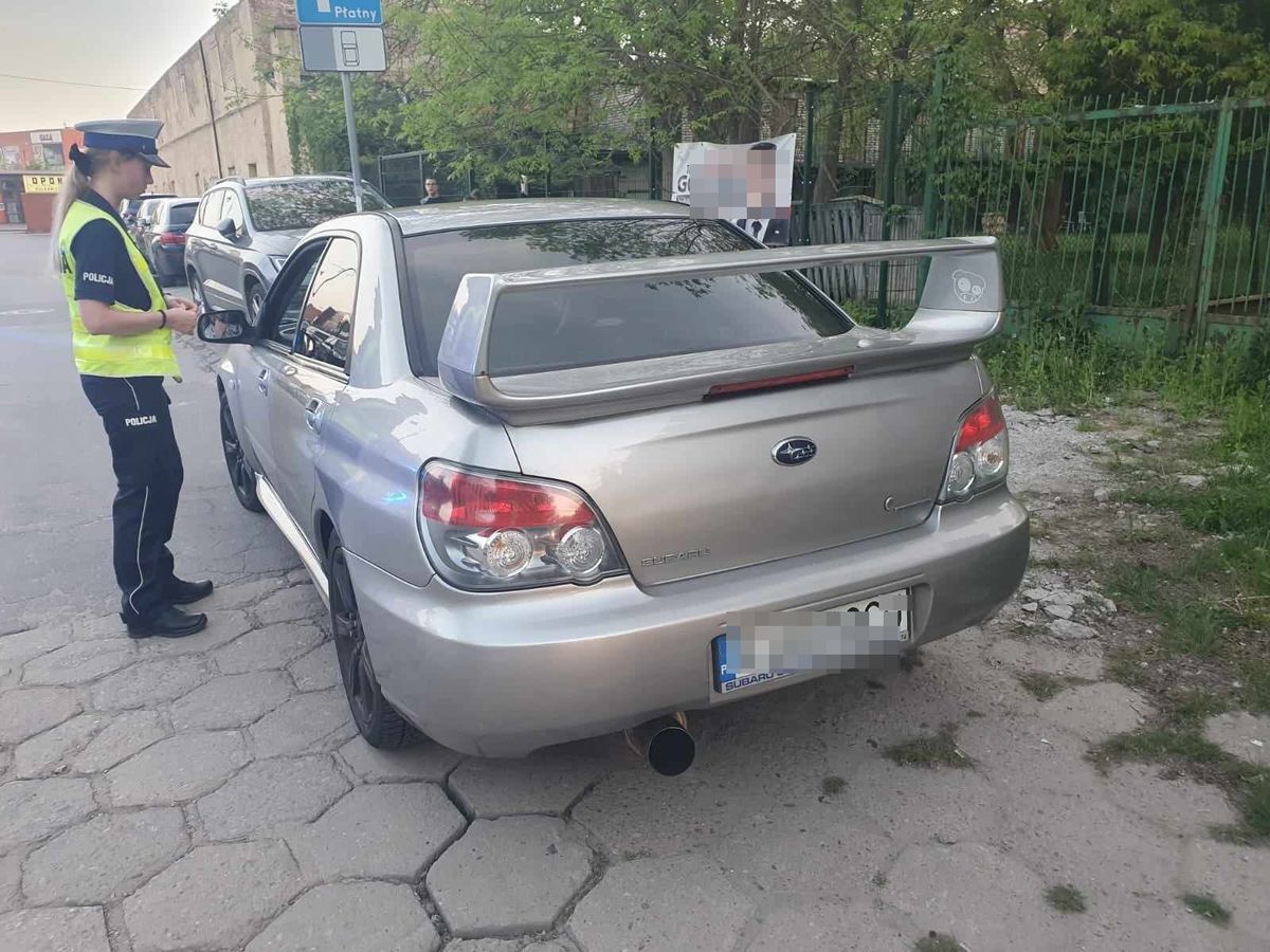 Policjanci z Lublina zatrzymali do kontroli kierowcę Subaru na ul. Farbiarskiej