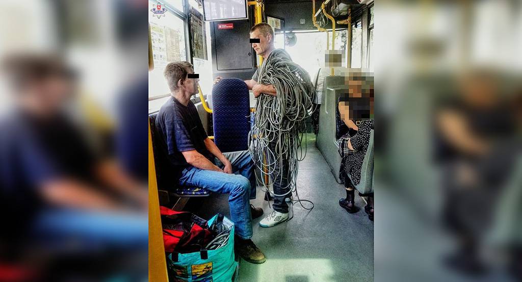 Puławy: Ukradli kable z placu budowy. Monitoring w autobusie zarejestrował podróż złodziei - Spotted Lublin - najnowsze wiadomości z Lublina