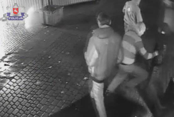 Wandal zniszczył drzwi klubu przy ul. Krakowskie Przedmieście. Kto go rozpoznaje? (wideo) - Spotted Lublin - najnowsze wiadomości z Lublina
