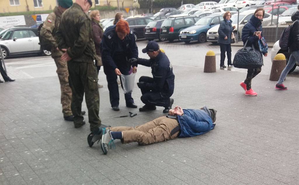 Lublin: Mężczyzna z bronią groził przechodniom