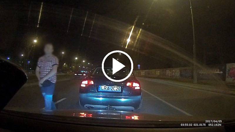 Kierowca z Radzynia Podlaskiego straszy odznaką policyjną z "allegro" (wideo)