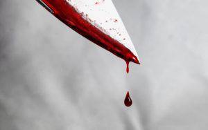 nóż krew