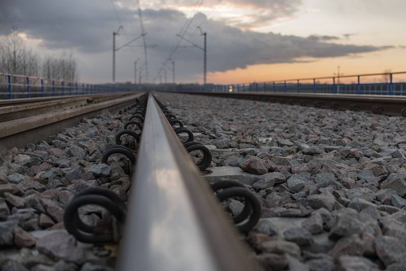 Zerwana sieć trakcyjna i zmiany w kursowaniu pociągów na trasie Radom - Dęblin