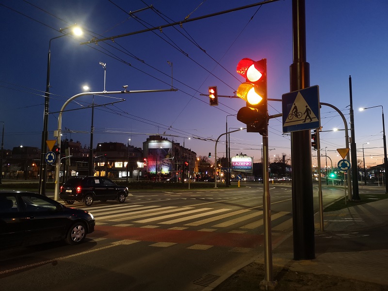 rondo lubelskiego lipca 80 sygnalizacja świetlna samochody światła czerwone światło