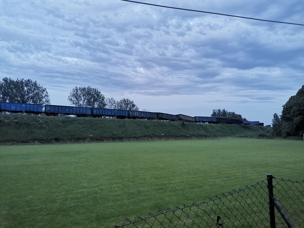 Wykolejenie wagonów pociągu towarowego w Ciecierzynie pod Lublinem