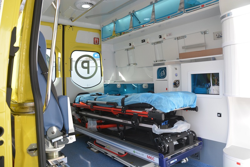 ambulans karetka pogotowia ratunkowego