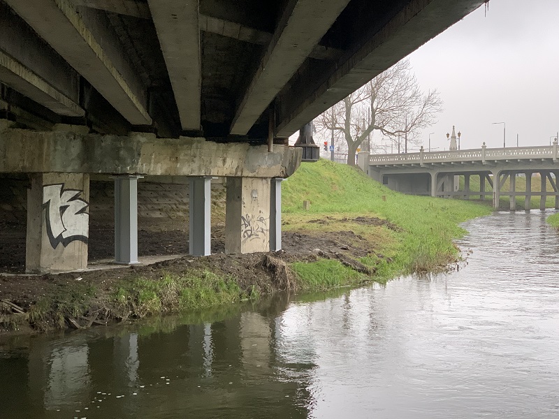 Most w ciągu al. Unii Lubelskiej z ośmioma podporami