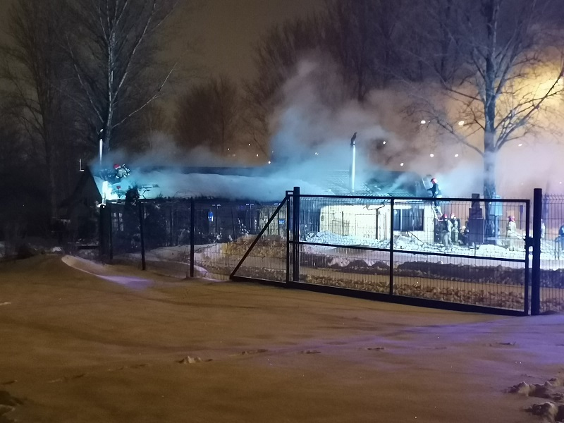 Pożar restauracji Karczma pod strzechą "U Braci Mazur" przy ul. Zana w Lublinie | fot. czytelnik Jan