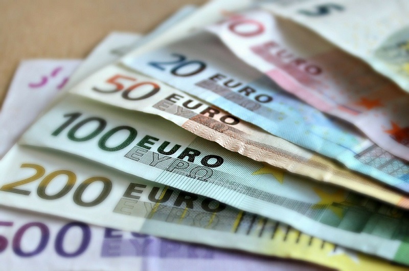 euro banknoty pieniądze