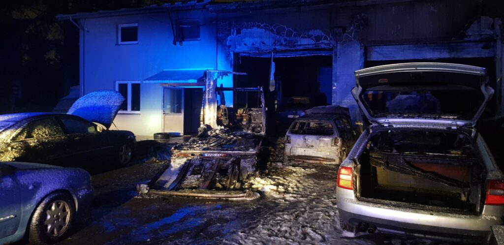 Pożar warsztatu samochodowego w Kalinówce pod Lublinem | KP PSP w Świdniku