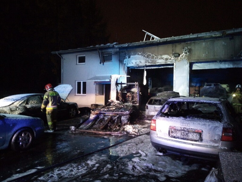 Pożar warsztatu samochodowego w Kalinówce pod Lublinem | KP PSP w Świdniku