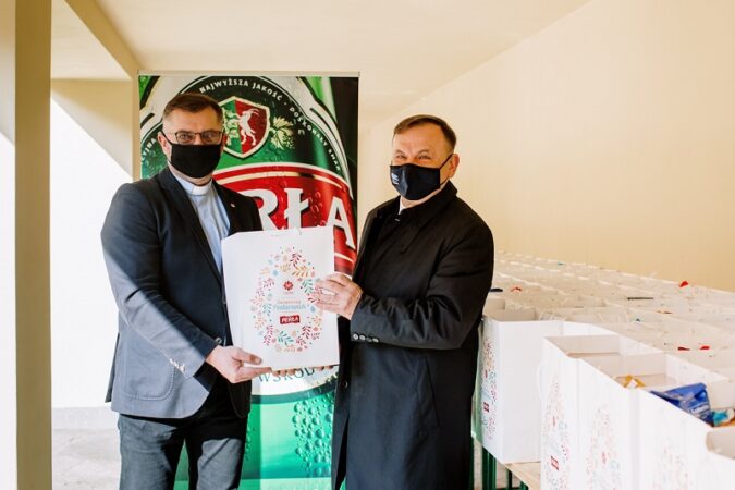 Browar Perła przekazał paczki żywnościowe dla Caritas Lublin