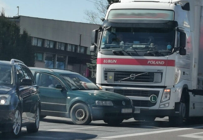Zderzenie volkswagena z ciężarówką na DK19 w Niemcach