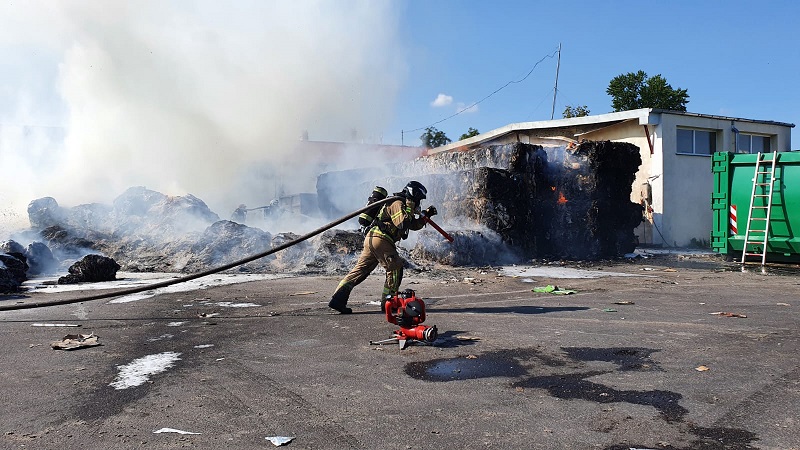 Pożar na terenie sortowni odpadów przy ul. Budowlanej w Lublinie