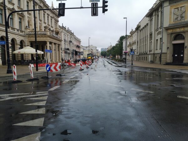 Ulica Krakowskie Przedmieście w trakcie remontu