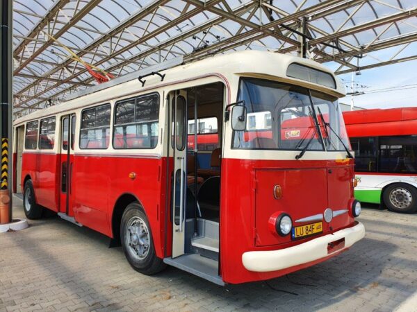 Trolejbus Skoda 9 Tr po odrestaurowaniu