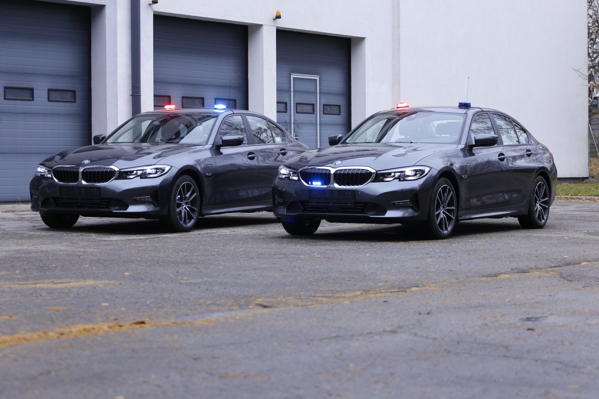 Nowe nieoznakowane radiowozy BMW w lubelskim garnizonie