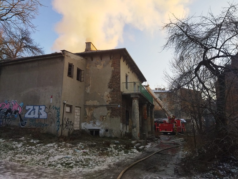 Pożar zabytkowego dworku przy ul. Wesołej w Lublinie