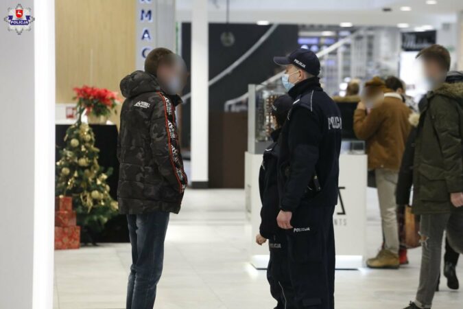 Kontrola policji w centrum handlowym Lublin Plaza
