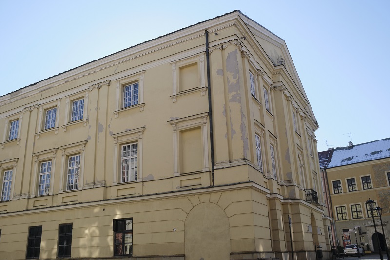 Opłakany stan elewacji Trybunału Koronnego w Lublinie