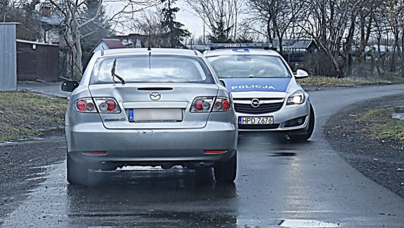 Policyjny pościg ulicami Lublina za kierowcą mazdy