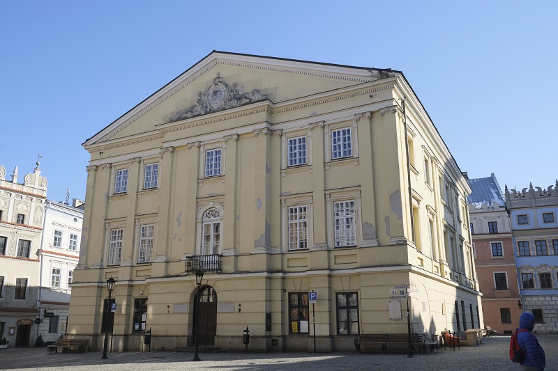 Opłakany stan elewacji Trybunału Koronnego w Lublinie