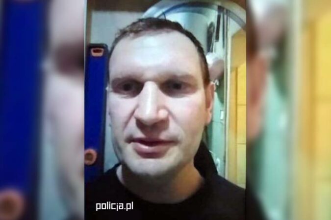Radosław Kolasiński jest poszukiwany do sprawy zabójstwa trójki dzieci w Płocku