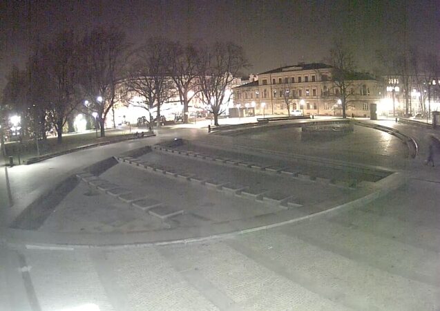 Wyłączone iluminacje na Placu Litewskim