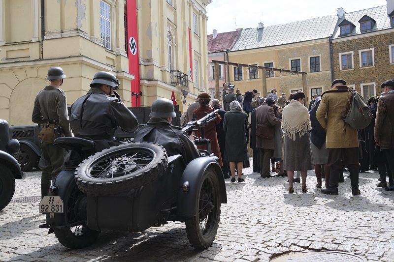 Zdjęcie z planu filmowego "Przysięga Ireny" na Starym Mieście w Lublinie