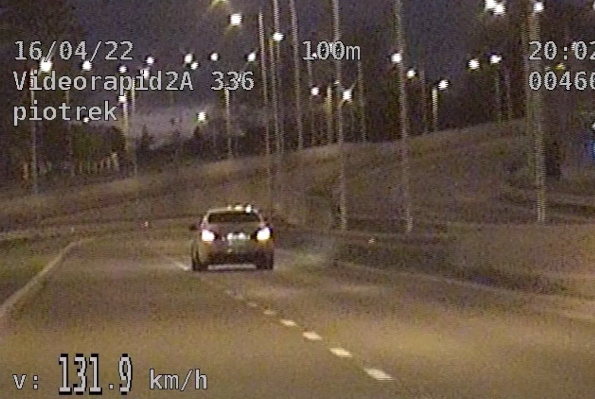 Kierowca BMW poruszał się z prędkością 131 km/h po al. Solidarności