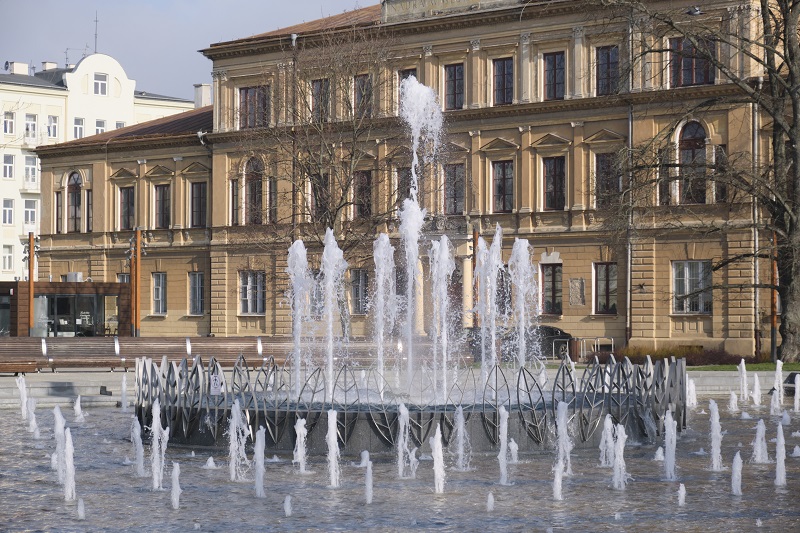 Główna fontanna na Placu Litewskim w Lublinie