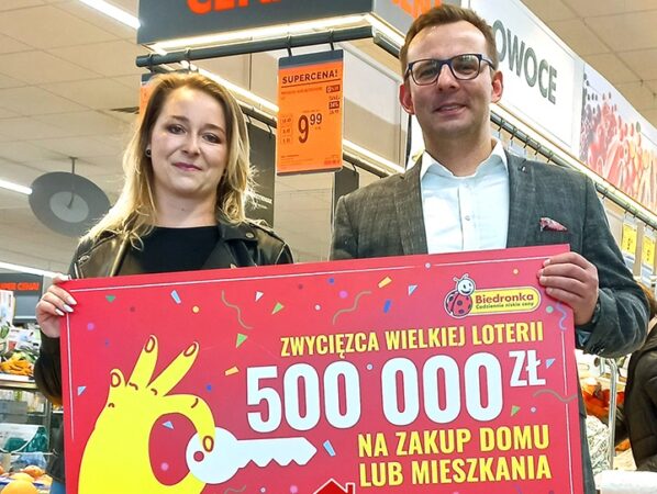 Pani Natalia ze Skierkiewic wygrała 500 tys. zł w loterii Biedronka na zakup mieszkania