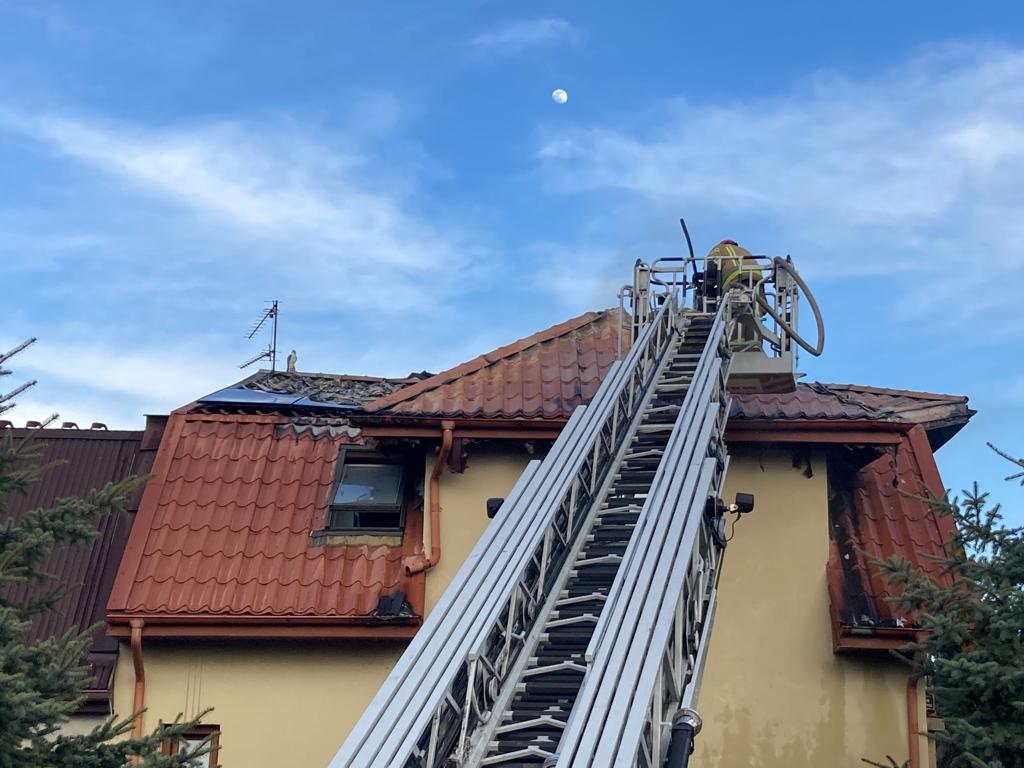 Pożar paneli fotowoltaicznych na dachu domu przy ul. Białostockiej