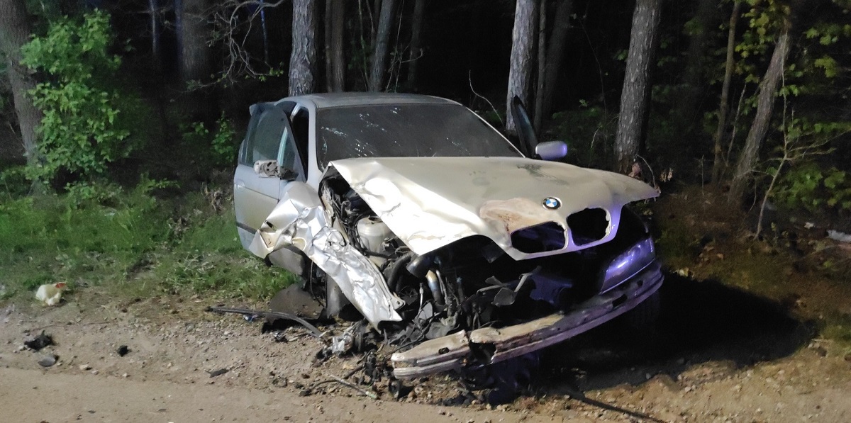 Zderzenie dwóch BMW w miejscowości Borzechów Kolonia