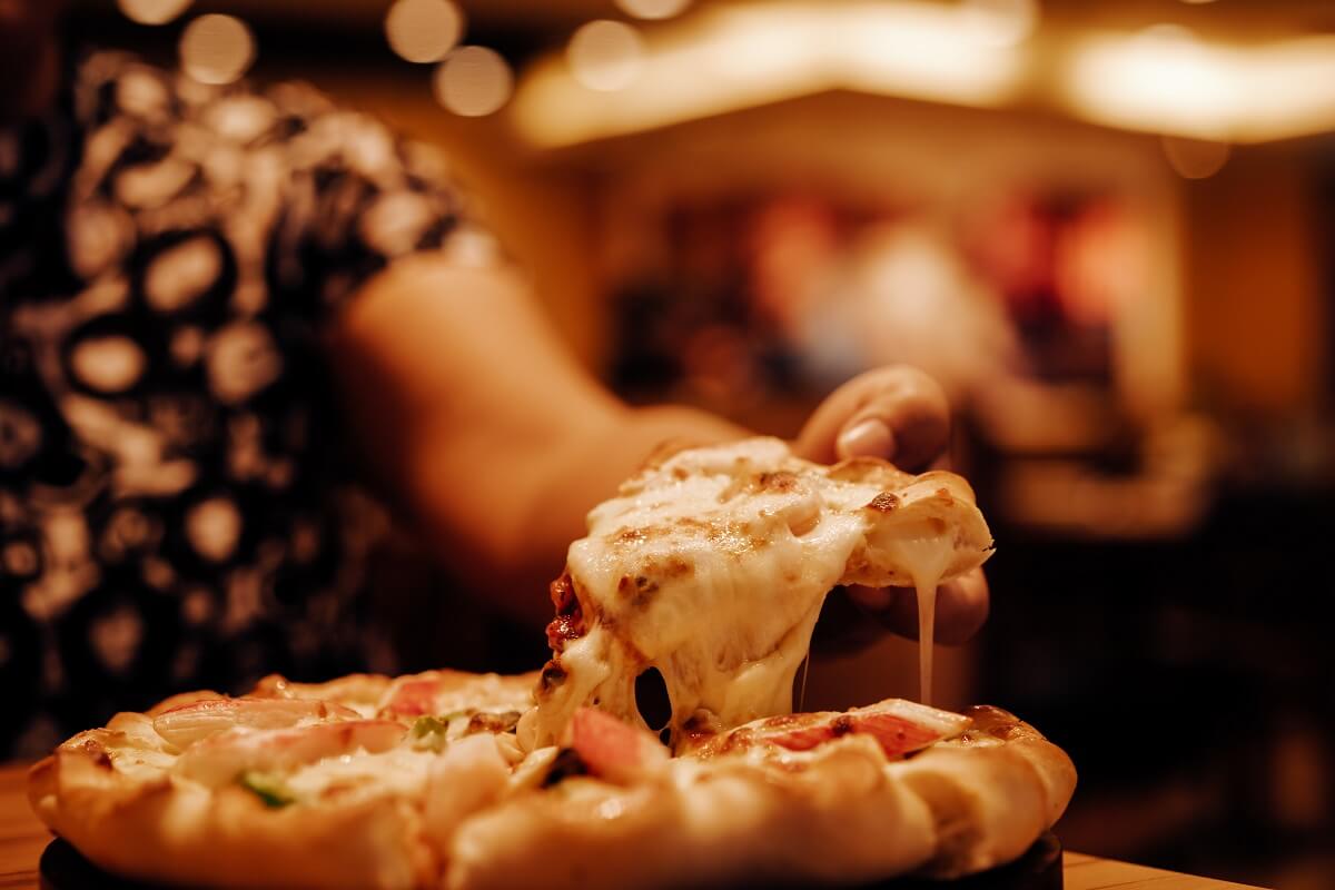 „Sukcesiliana” – pizza Kizo od 25 maja w sklepach Żabka. Ile kosztuje i jakie składniki?