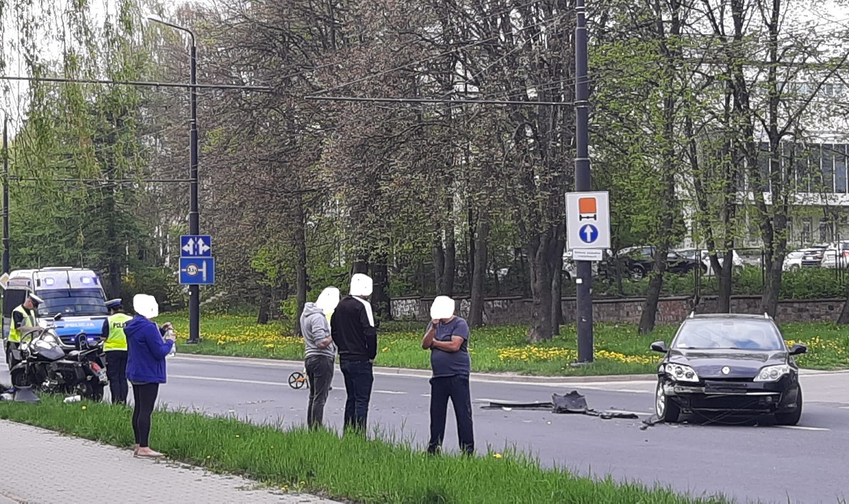 Wypadek z udziałem motocyklisty na ul. Diamentowej