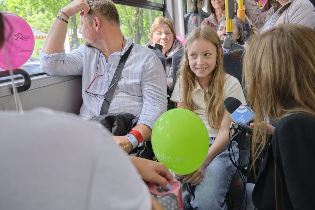 Kolorowy trolejbus z okazji Dnia Dziecka można było spotkać na linii nr 150